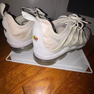 Nike cream/white Air Max